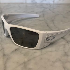 Oakley mens sunglasses